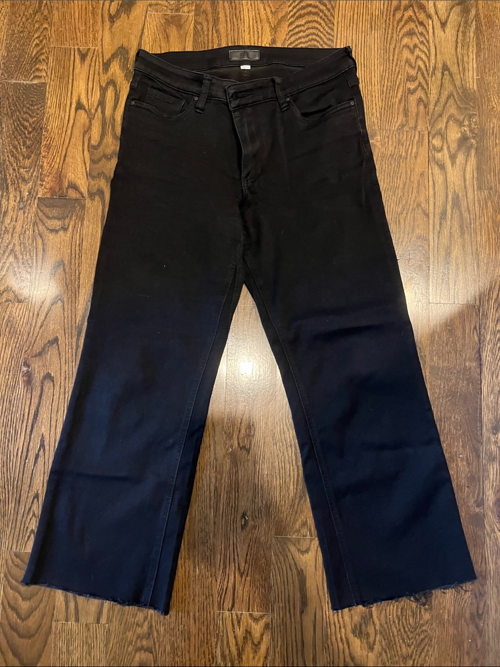 Women’s Black Straight-Leg Jeans